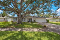 Picture of 1995 Arvis Circle E, Clearwater, FL 33764