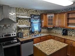 Picture of 11543 SE 58Th Court, Belleview, FL 34420