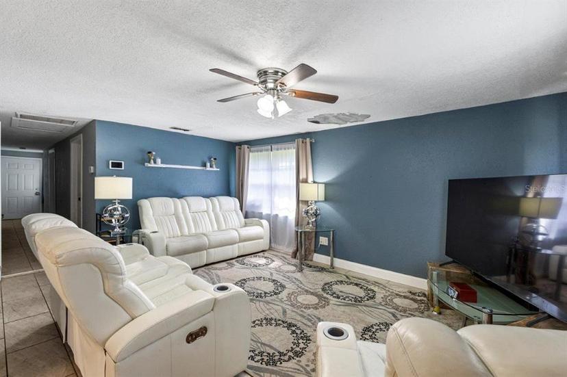 Picture of 105 2Nd Avenue Se, Ruskin FL 33570
