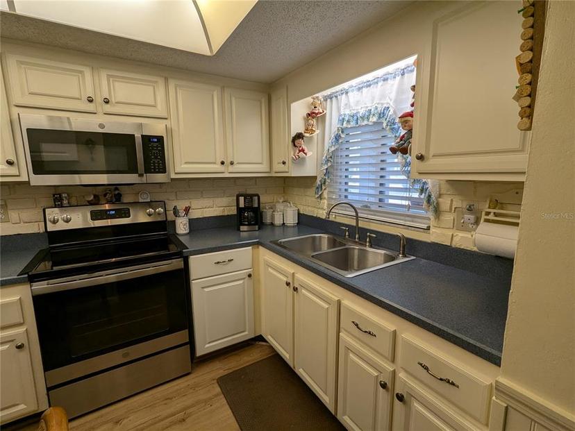 Picture of 3697 Lake Bayshore Drive Unit H-109, Bradenton FL 34205