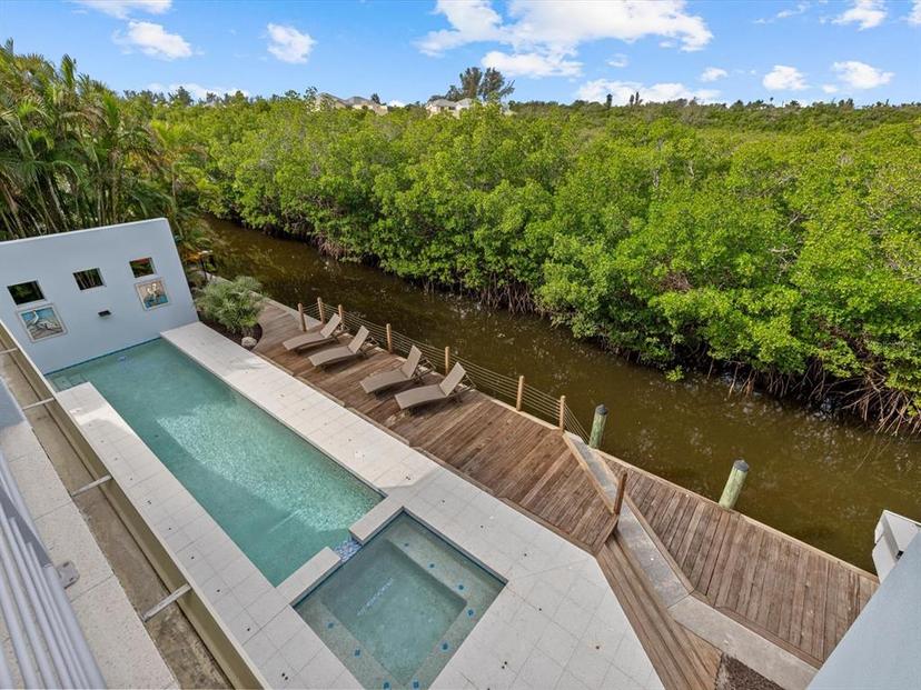 Picture of 705 Jungle Queen Way, Longboat Key FL 34228