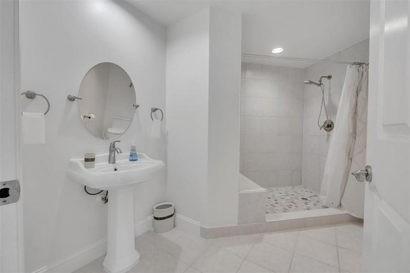 Picture of 231 Riverside Drive Unit 709, Daytona Beach FL 32117