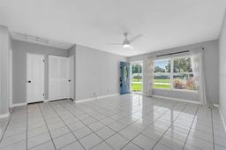 Picture of 5542 Atlantic Avenue N, St Petersburg, FL 33703