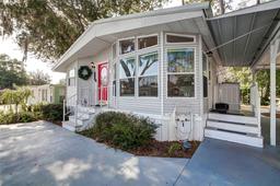 Picture of 2092 Culbreath Road Unit B27, Brooksville, FL 34602