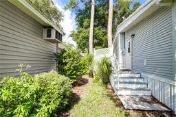 Picture of 2092 Culbreath Road Unit B27, Brooksville, FL 34602