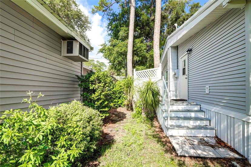 Picture of 2092 Culbreath Road Unit B27, Brooksville FL 34602