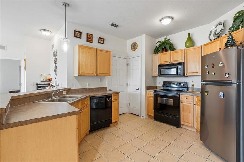 Picture of 612 Terrace Ridge Circle Unit 612, Davenport FL 33896