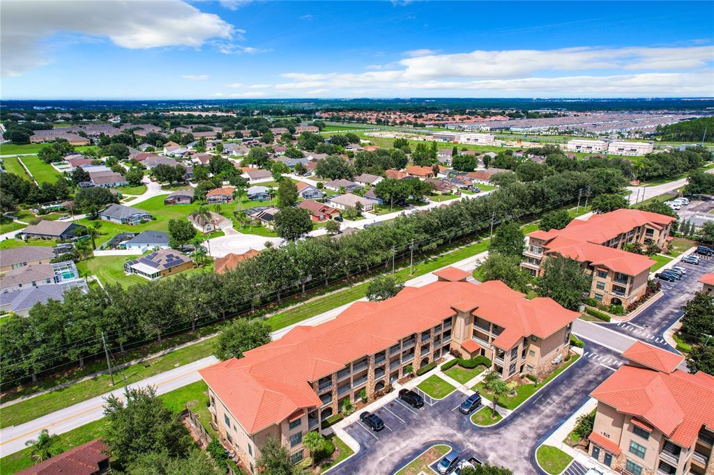 Picture of 902 Charo Parkway Unit 624, Davenport, FL 33897