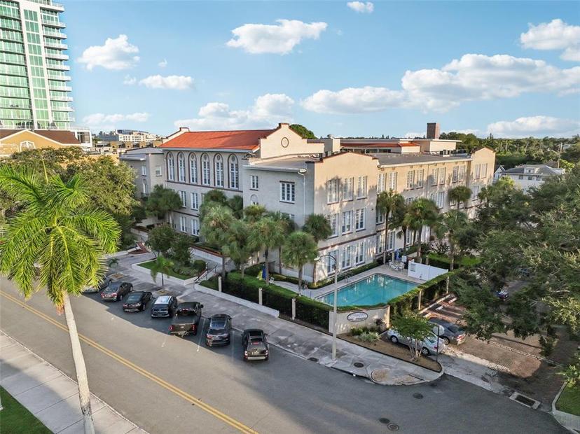 Picture of 701 Mirror Lake Drive N Unit 212, St Petersburg FL 33701