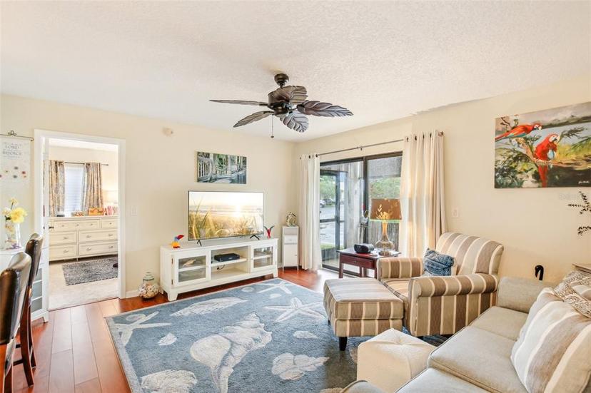 Picture of 2085 Hunters Glen Drive Unit 213, Dunedin FL 34698