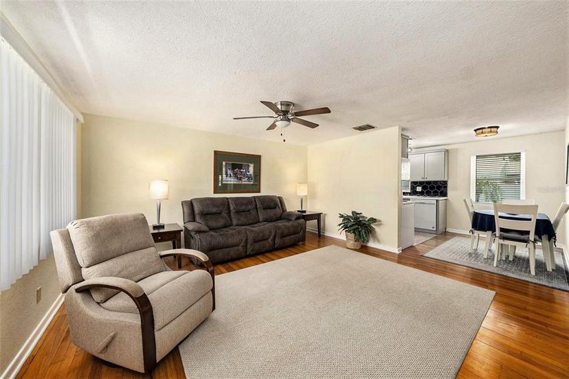 Picture of 707 2Nd Street Se, Largo FL 33771