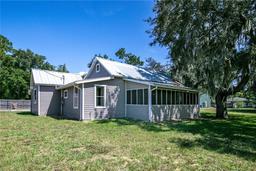 Picture of 19402 E 5Th Street, Umatilla, FL 32784