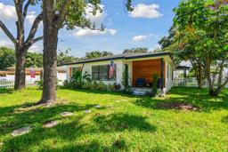 Picture of 301 N Glen Avenue, Tampa, FL 33609