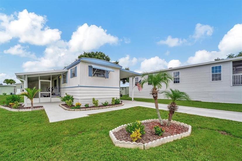 Picture of 122 E Saint Annes Circle, Apollo Beach FL 33572