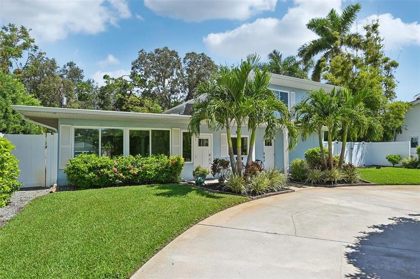Picture of 608 Armada Road S, Venice FL 34285
