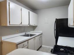 Picture of 1700 SW 16Th Court Unit A23, Gainesville, FL 32608