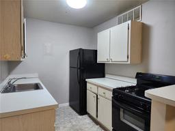 Picture of 1700 SW 16Th Court Unit A23, Gainesville, FL 32608