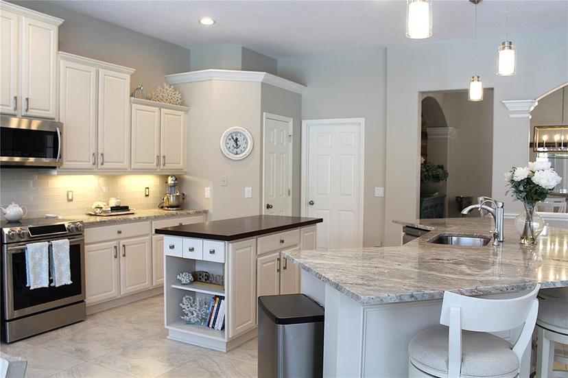 Picture of 4901 Shoreline Circle, Sanford FL 32771