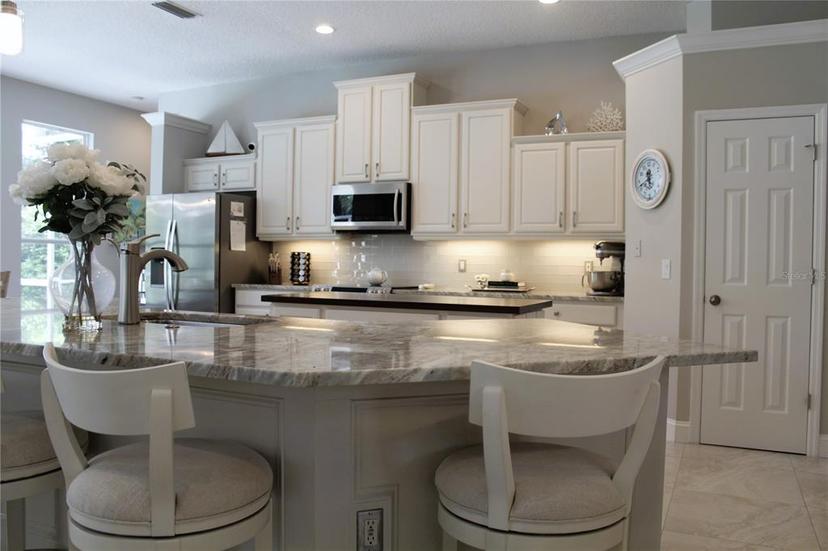 Picture of 4901 Shoreline Circle, Sanford FL 32771