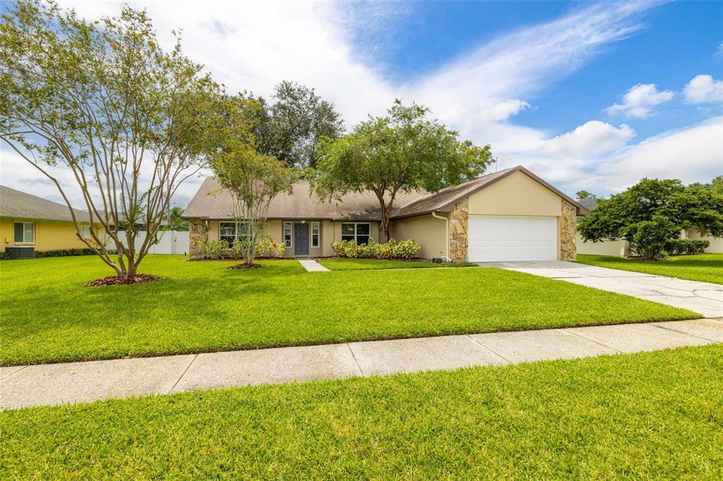 Picture of 15019 Southfork Drive, Tampa, FL 33624