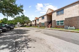 Picture of 9009 Westchester Circle Unit B-18, Tampa, FL 33604