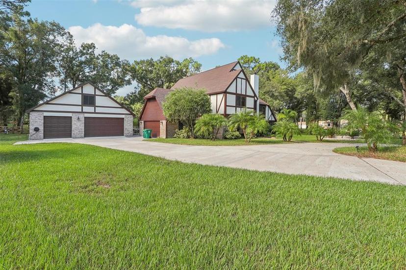 Picture of 1582 Covered Bridge Drive, Deland FL 32724