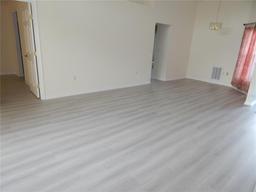 Picture of 231 Lake Suzanne Drive, Lake Wales, FL 33859