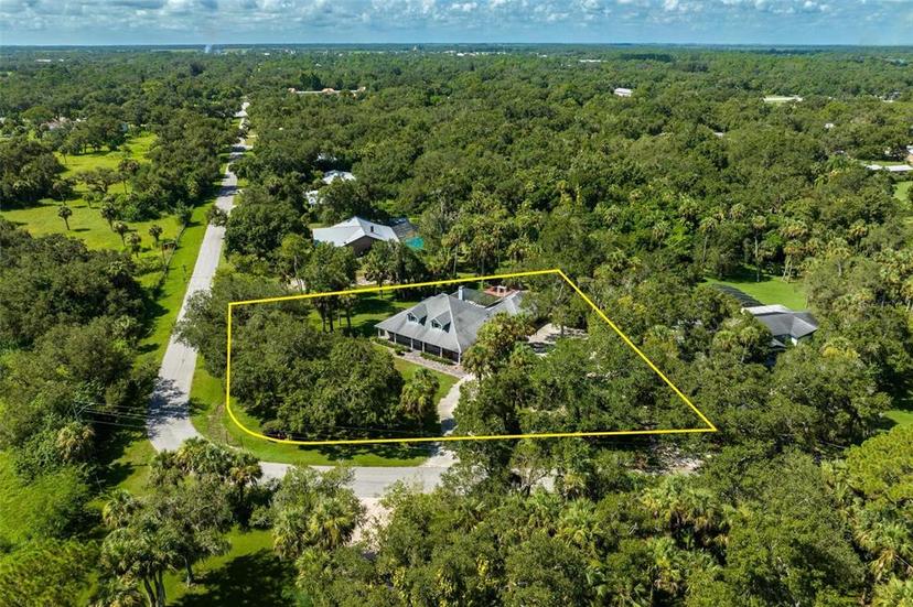 Picture of 865 Fort Thompson Avenue, Labelle FL 33935