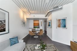 Picture of 2331 W Horatio Street Unit 610, Tampa, FL 33609