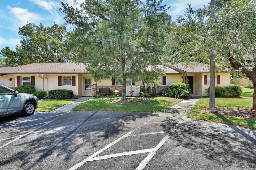 Picture of 17 Villa Villar Court Unit 17, Deland FL 32724