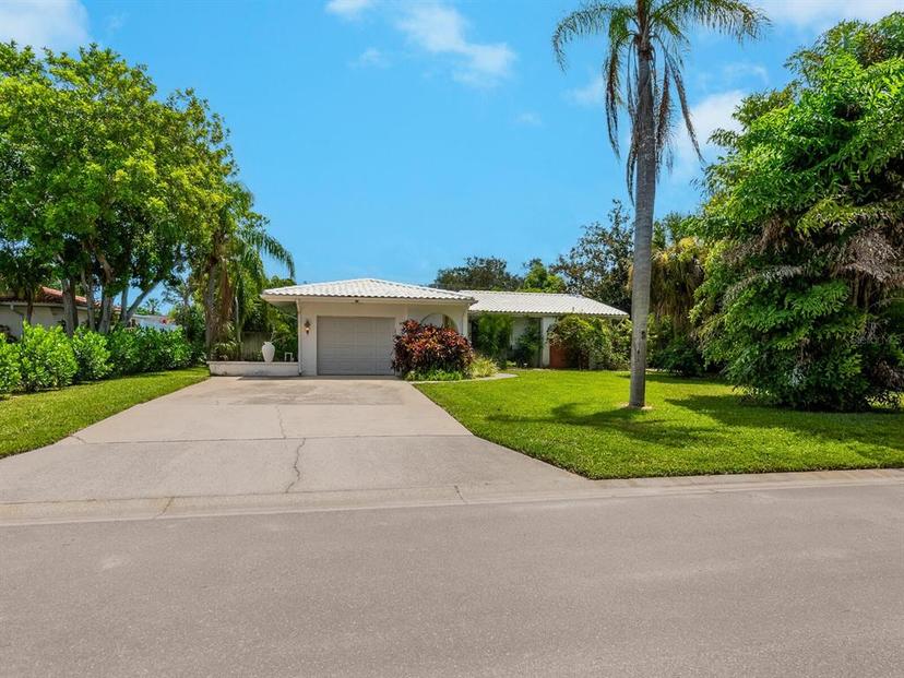 Picture of 302 Mendez Drive, Sarasota FL 34243