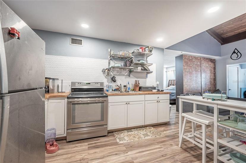 Picture of 10465 Carrollbrook Circle Unit 217, Tampa FL 33618