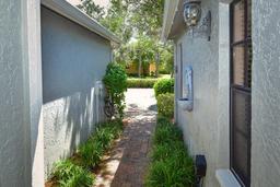 Picture of 903 San Carlos Avenue Ne, St Petersburg, FL 33702