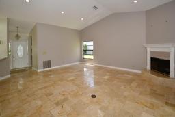 Picture of 903 San Carlos Avenue Ne, St Petersburg, FL 33702