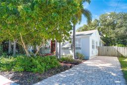 Picture of 2827 11Th Avenue N, St Petersburg, FL 33713