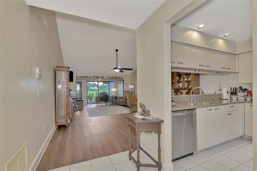 Picture of 4521 Kingsmere Unit 6, Sarasota FL 34235