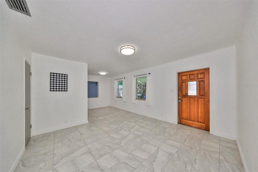 Picture of 3908 W Wallace Avenue, Tampa FL 33611