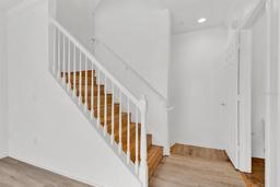 Picture of 2532 Grand Central Parkway Unit 18, Orlando, FL 32839