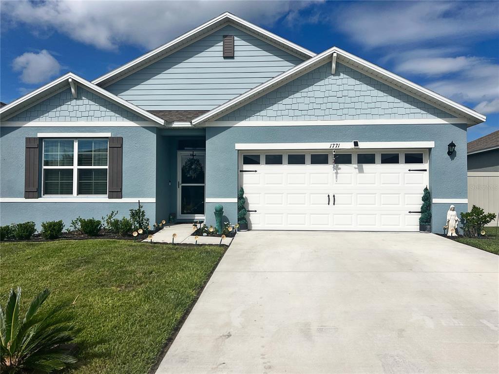 Picture of 1771 Henin Circle, Tavares, FL 32778