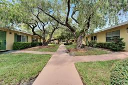 Picture of 401 Dorchester Place Unit 58, Sun City Center, FL 33573