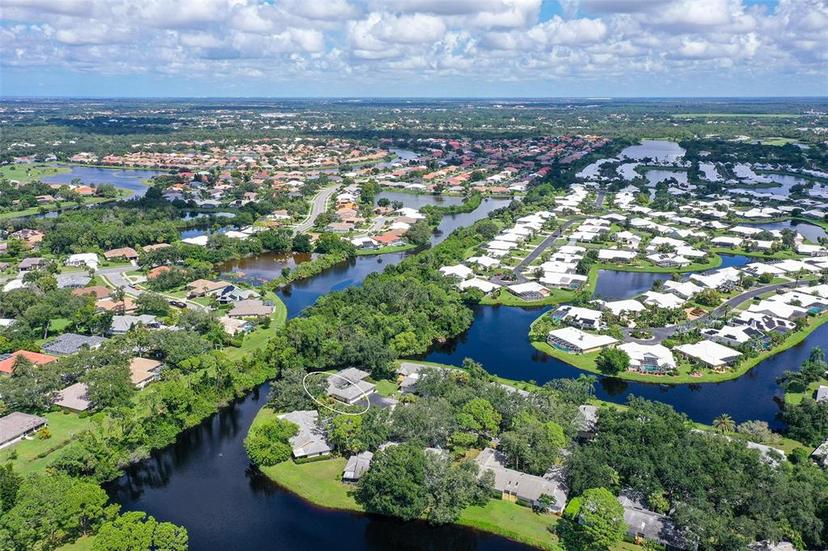 Picture of 338 Pembroke Drive Unit 208, Venice FL 34293