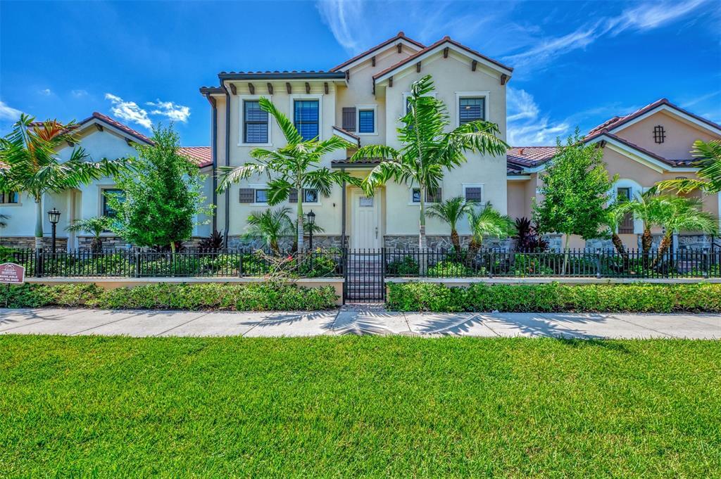 Picture of 906 E Venice Avenue, Venice, FL 34285
