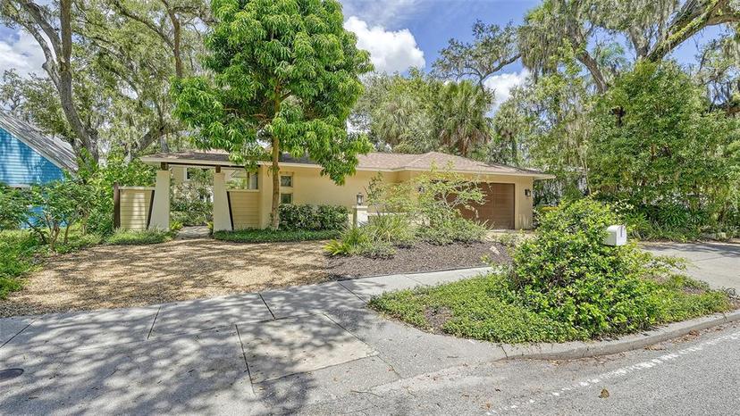 Picture of 875 Indian Beach Drive, Sarasota FL 34234