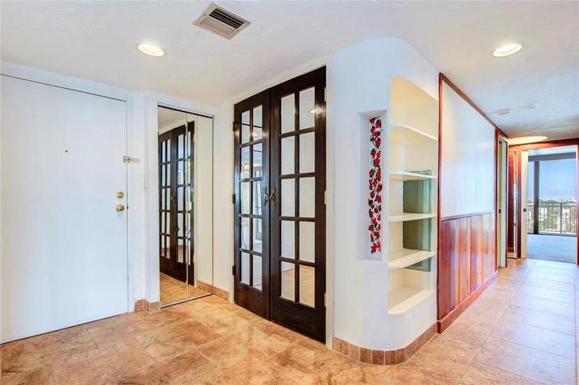 Picture of 7600 Bayshore Drive Unit 606, Treasure Island FL 33706