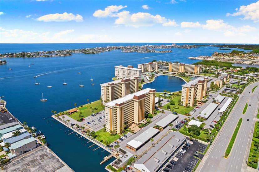 Picture of 4550 Cove Circle Unit 501, St Petersburg FL 33708