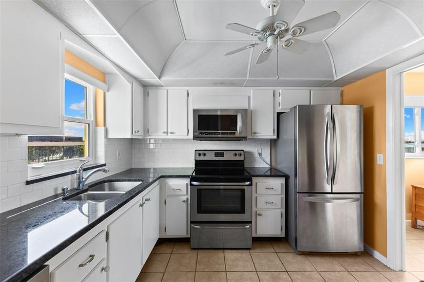 Picture of 4550 Cove Circle Unit 501, St Petersburg FL 33708