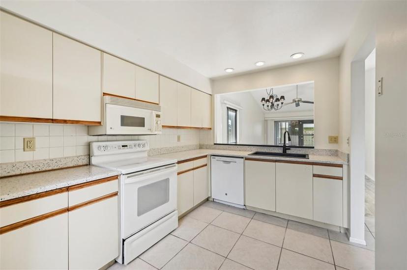 Picture of 2708 60Th Avenue Terrace W Unit A, Bradenton FL 34207