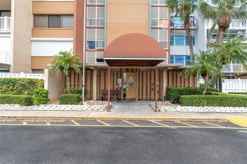 Picture of 500 Treasure Island Causeway Unit 406, Treasure Island FL 33706