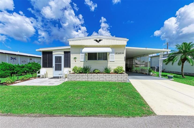 Picture of 131 Capri Drive Unit 131, Palmetto FL 34221