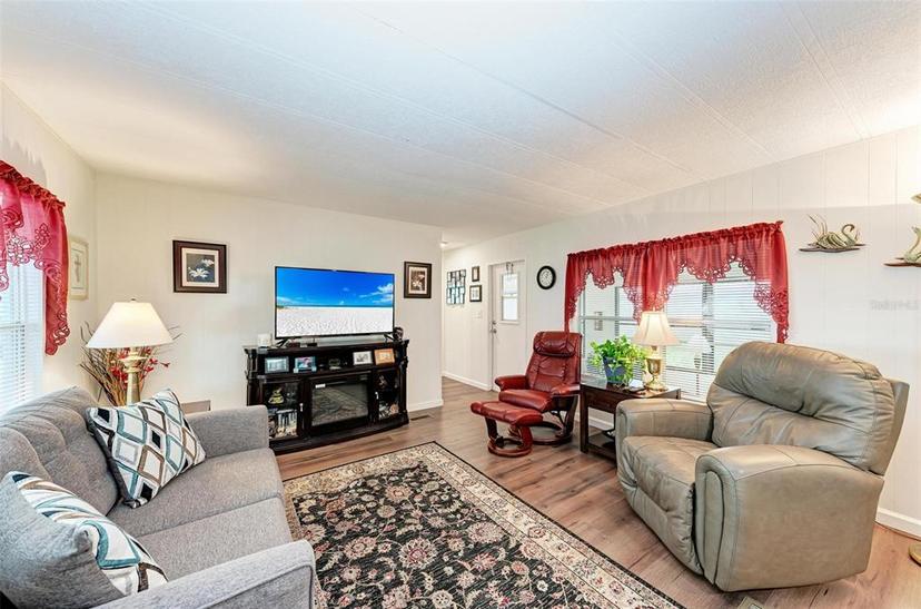 Picture of 131 Capri Drive Unit 131, Palmetto FL 34221